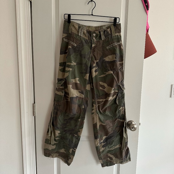 Abercrombie + Fitch Vintage Y2K Baggy Cargo Camo Pants - Picture 1 of 14